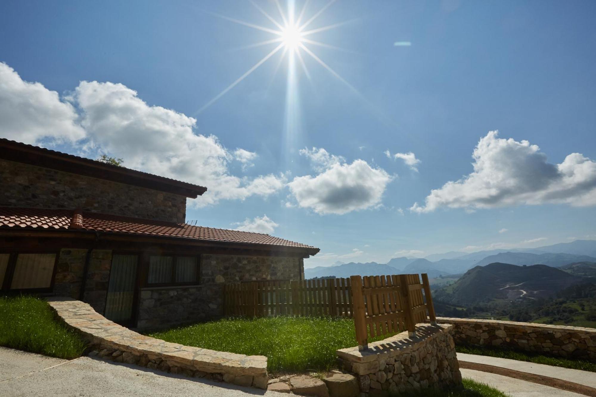 Apartamentos Rurales Casa La Piedra Collía Exteriér fotografie